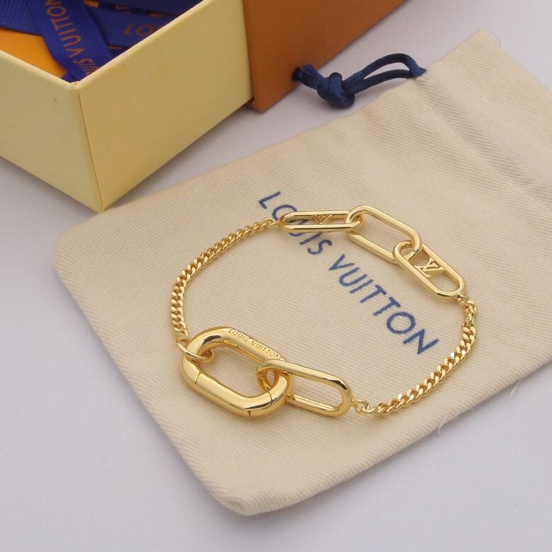 LV Suits 03lyr79 (4)