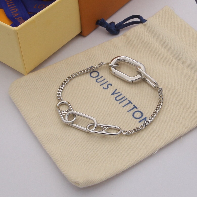 LV Suits 03lyr79 (6)