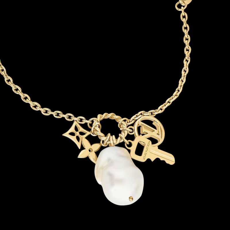 LV Suits 03lyr80 (4)