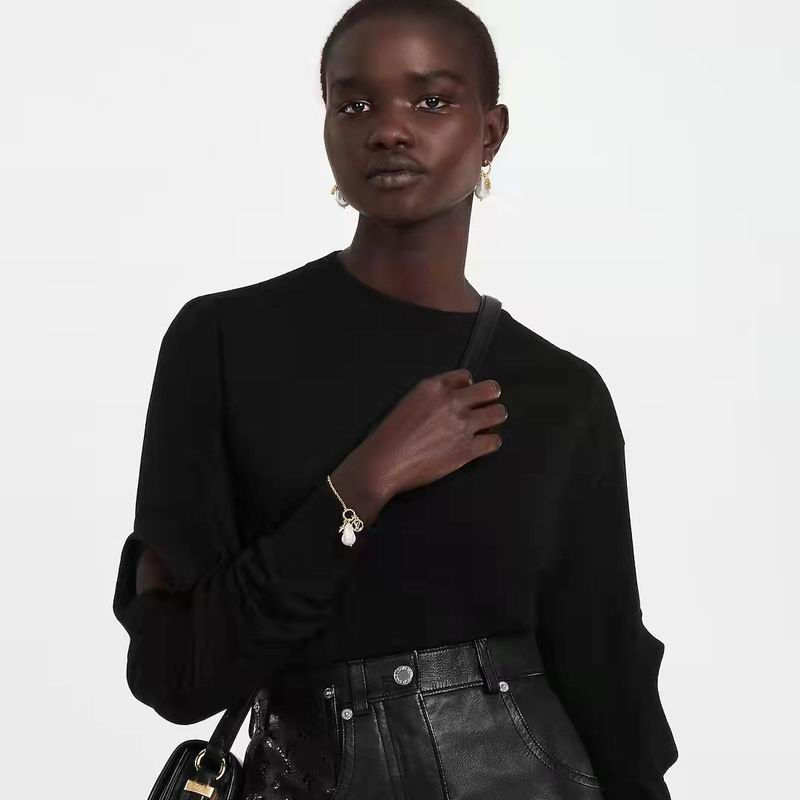 LV Suits 03lyr80 (6)