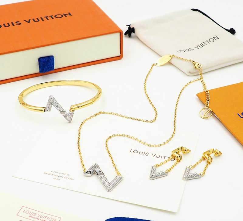 LV Suits 03lyr81 (3)