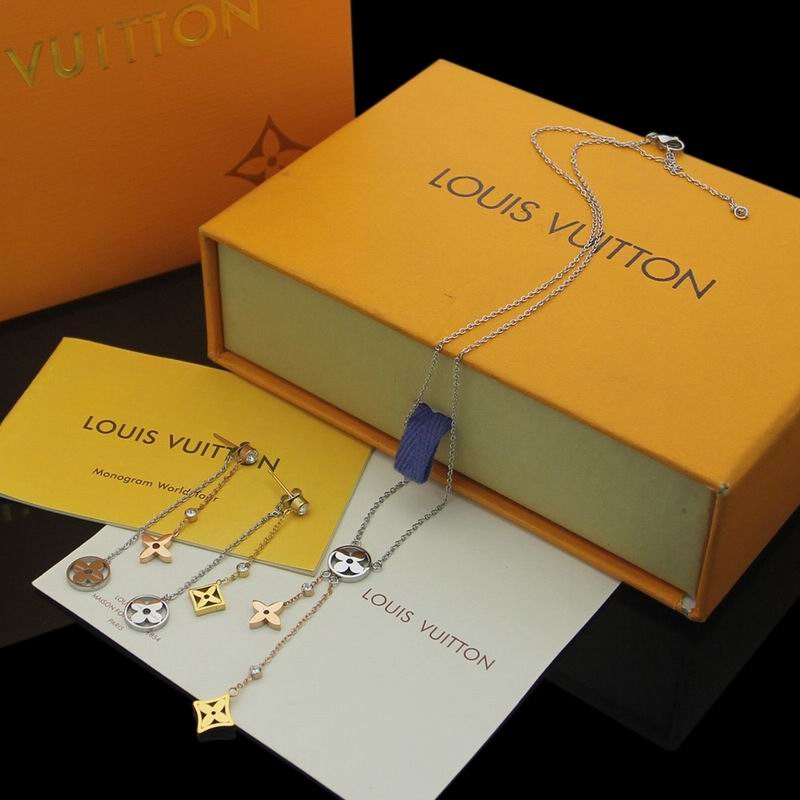 LV Suits 03lyr82 (3)