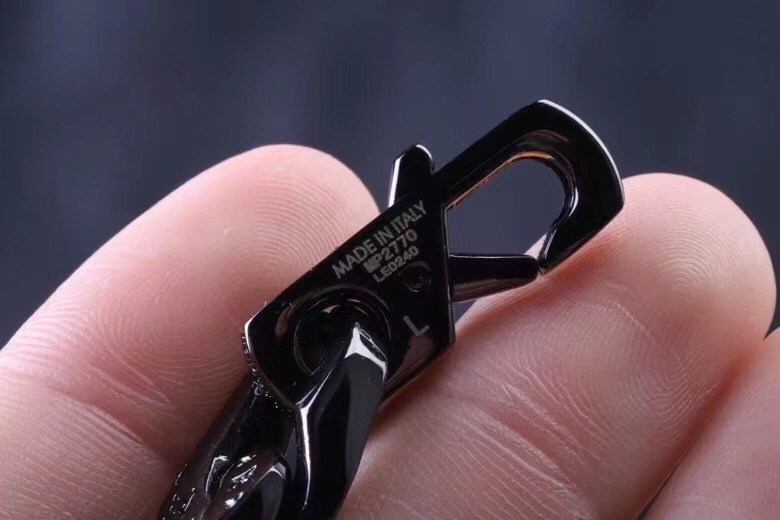 LV Suits 03lyr84 (2)