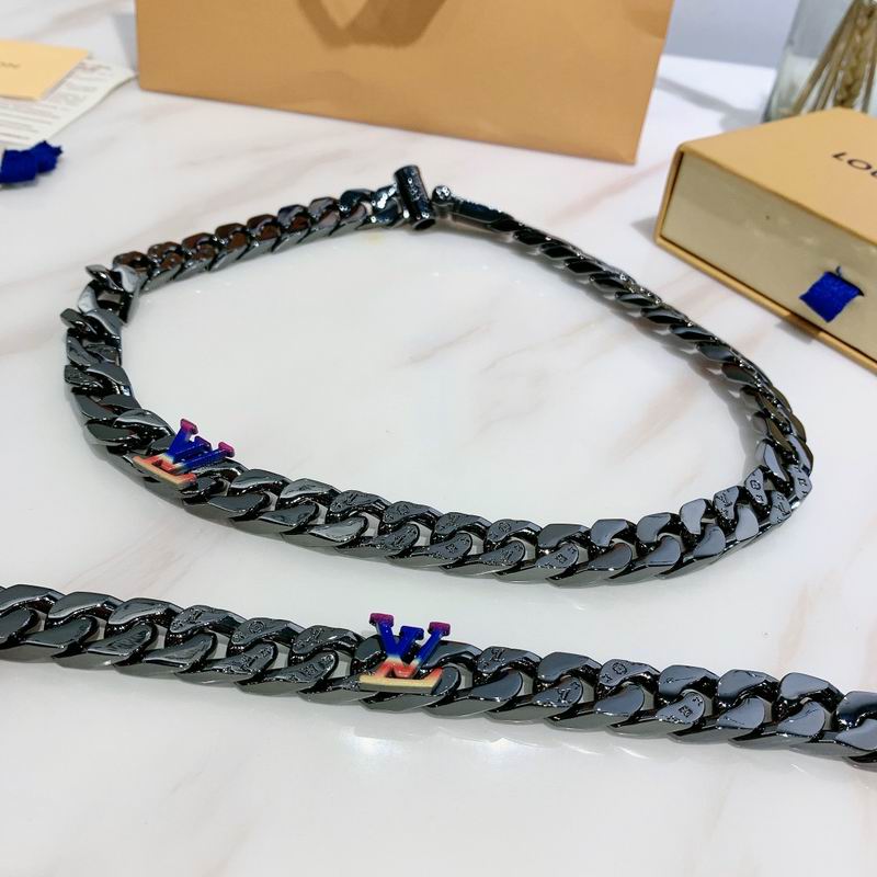 LV Suits 03lyr87 (2)