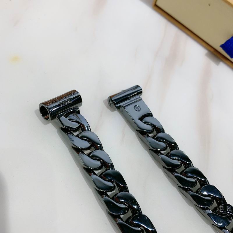 LV Suits 03lyr87 (7)