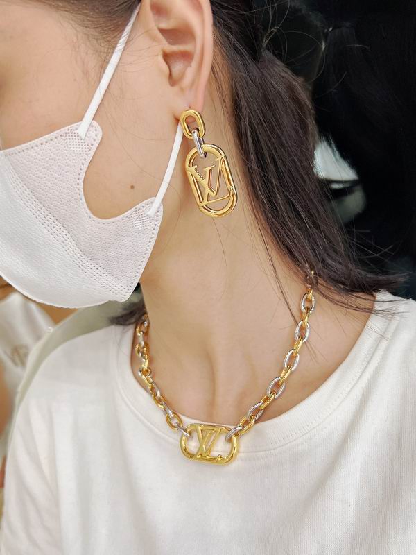 LV Suits 03lyr89 (6)