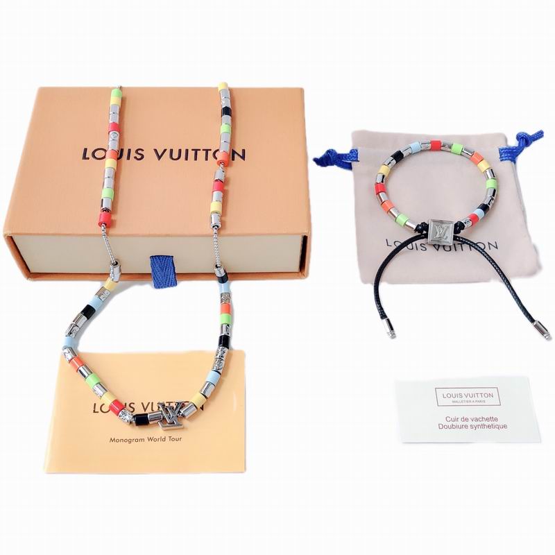 LV Suits 03lyr90 (1)