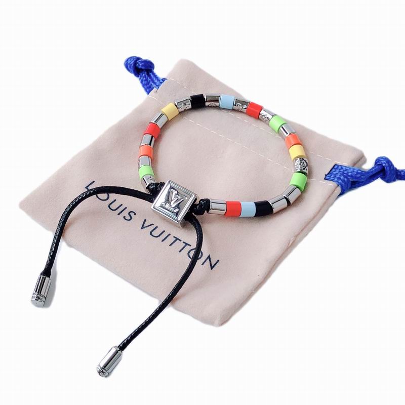 LV Suits 03lyr90 (6)