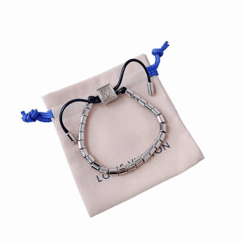 LV Suits 03lyr91 (8)