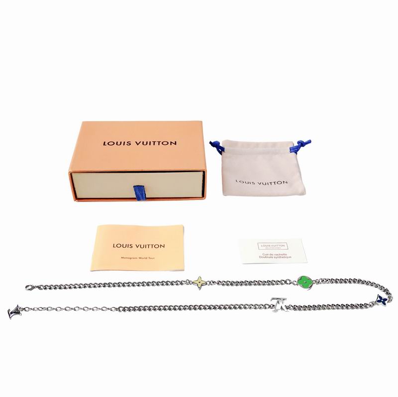 LV Suits 03lyr94 (3)