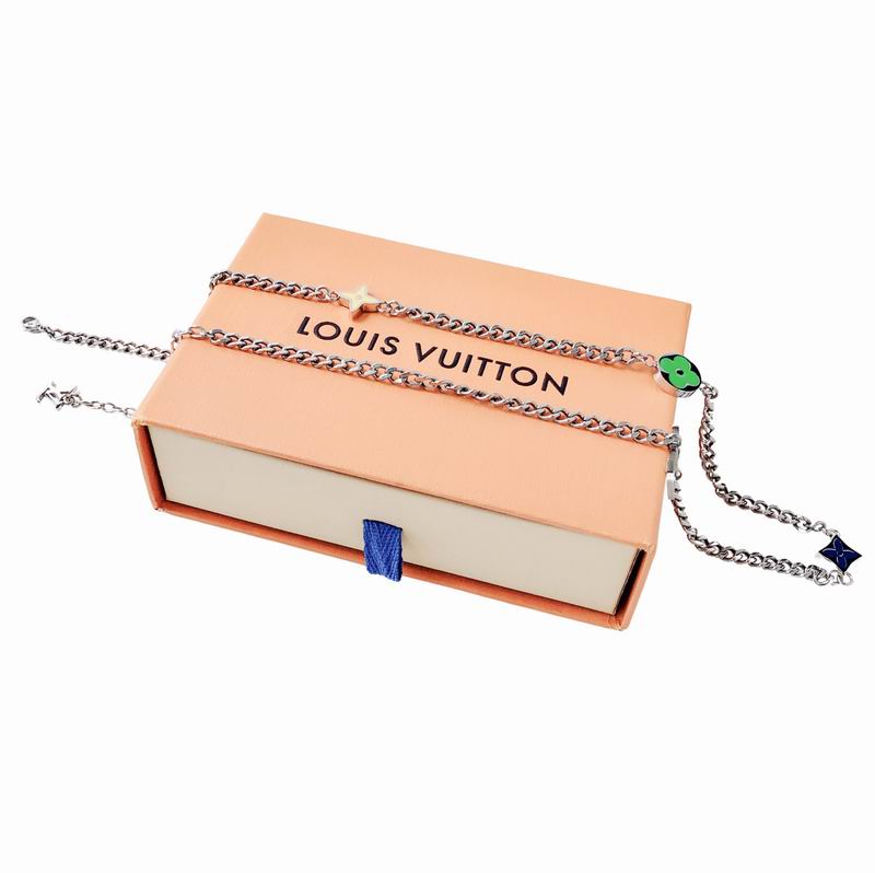 LV Suits 03lyr94 (4)