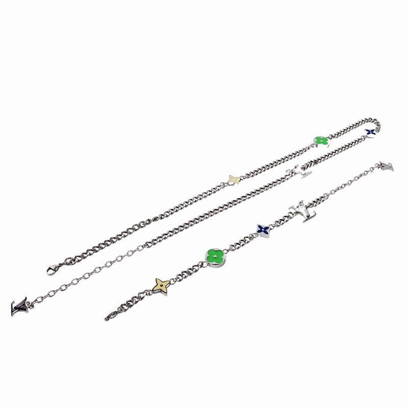 LV Suits 03lyr94 (7)