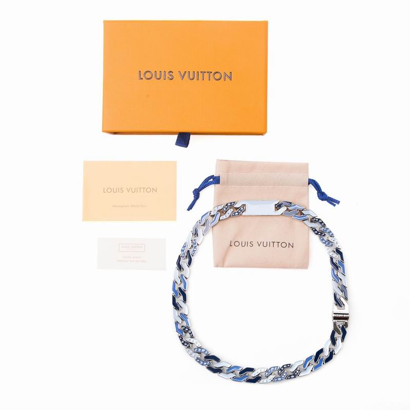 LV Suits 03lyr95 (4)