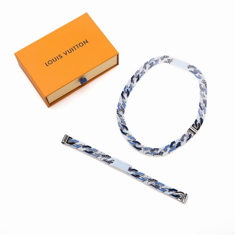 LV Suits 03lyr95 (9)