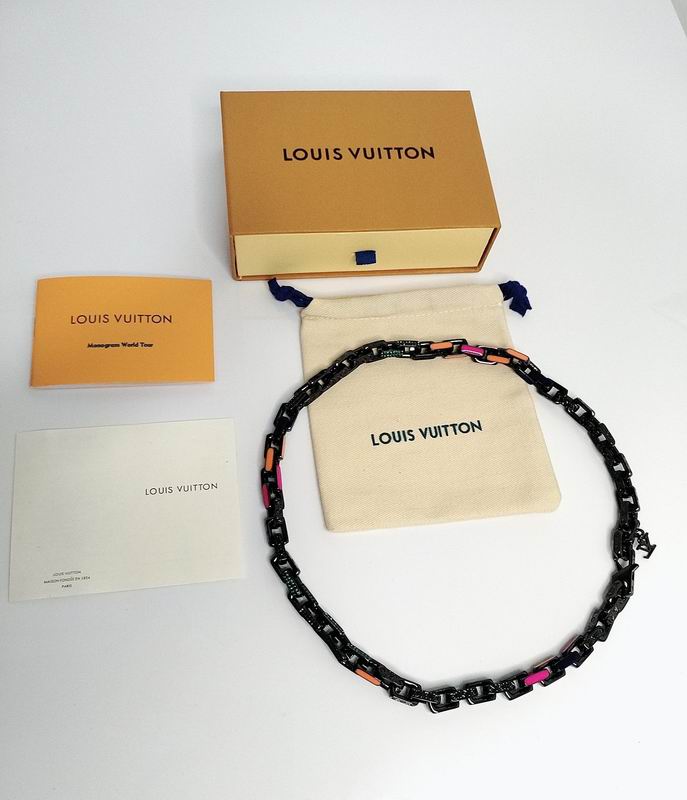 LV Suits 03lyr96 (2)