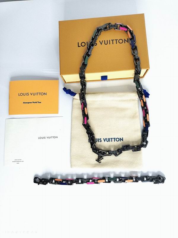 LV Suits 03lyr96 (8)