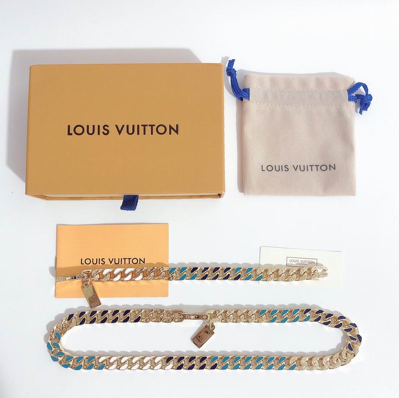 LV Suits 03lyr97 (1)