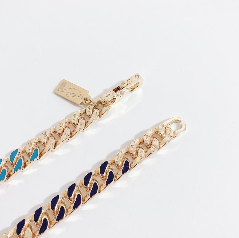 LV Suits 03lyr97 (8)