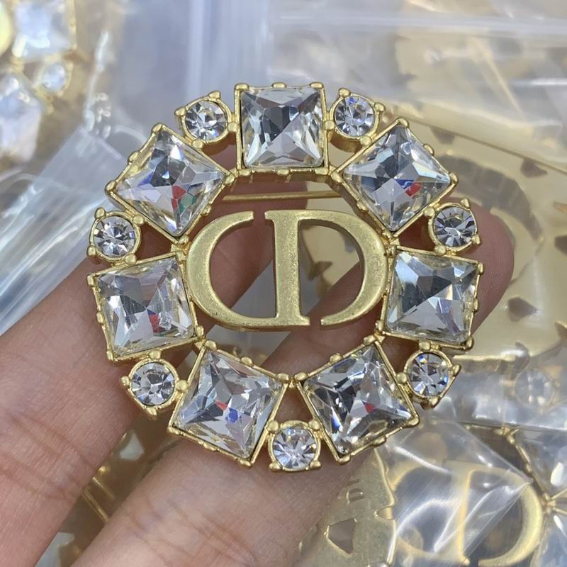 Dior Brooch 05lyr (1)