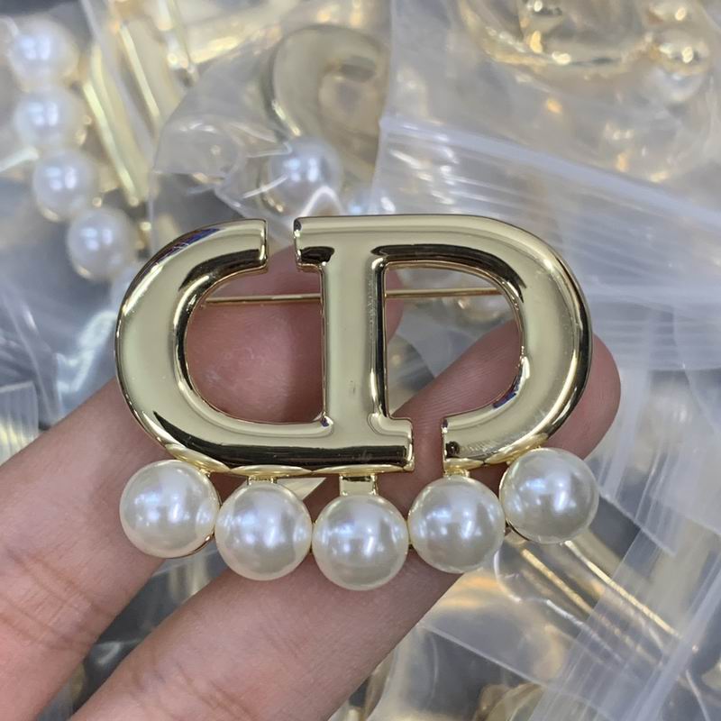 Dior Brooch 05lyr (18)