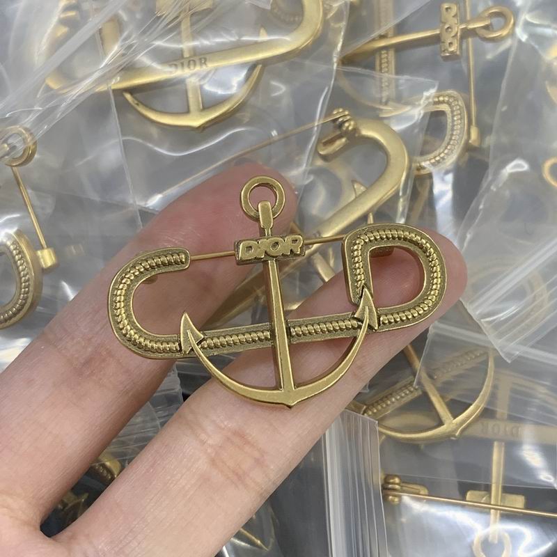 Dior Brooch 05lyr (22)