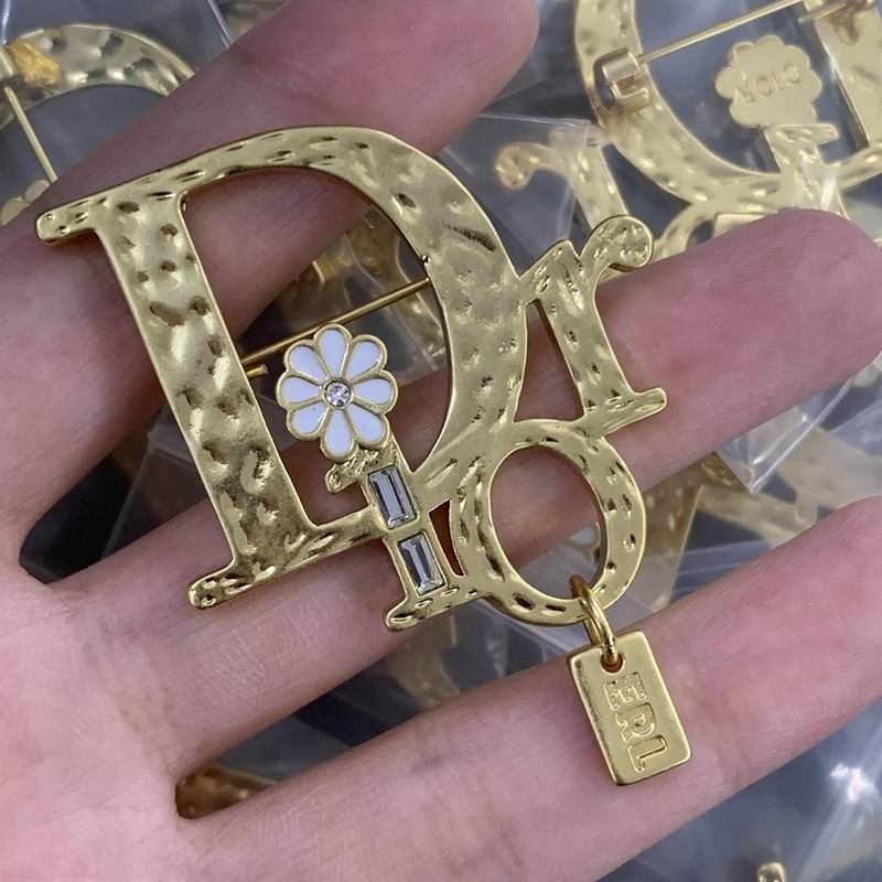 Dior Brooch 05lyr (36)