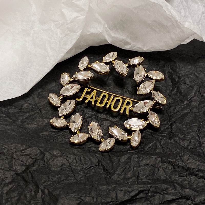 Dior Brooch 05lyr41 (3)