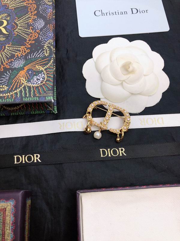 Dior Brooch 05lyr47 (7)