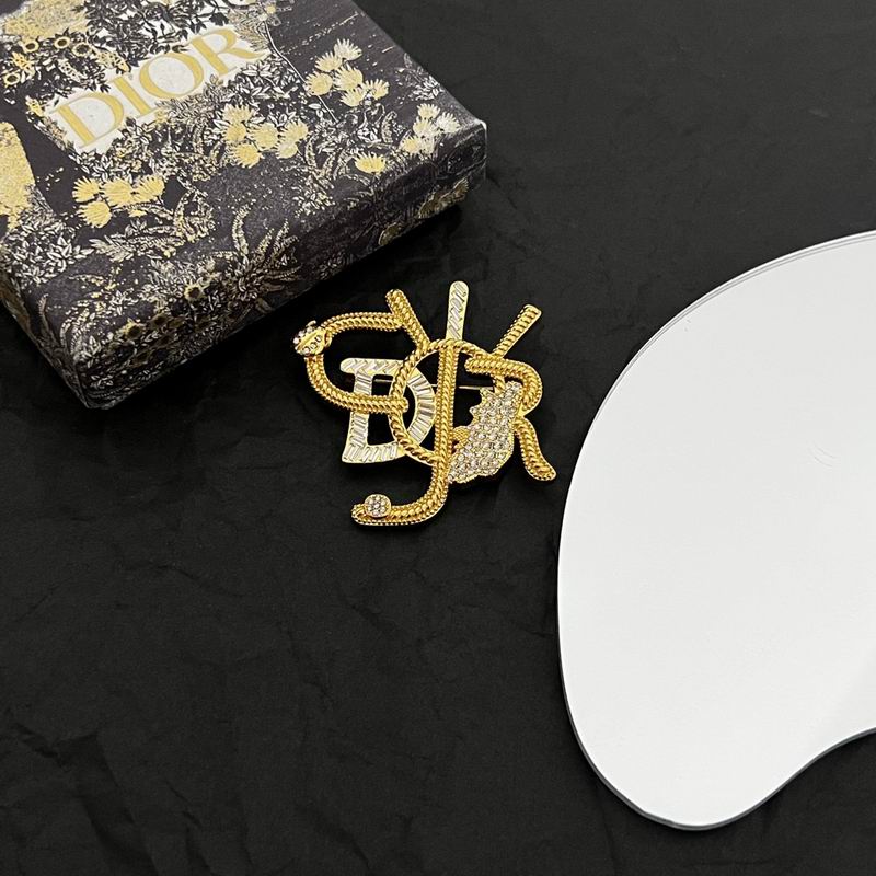 Dior Brooch 05lyr49 (1)