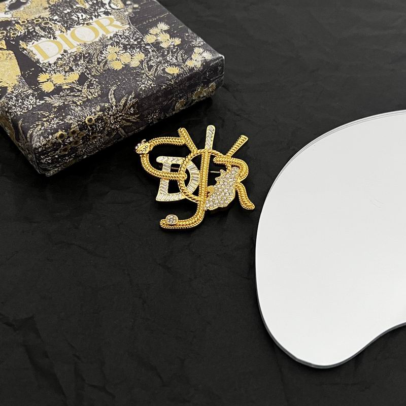 Dior Brooch 05lyr49 (3)