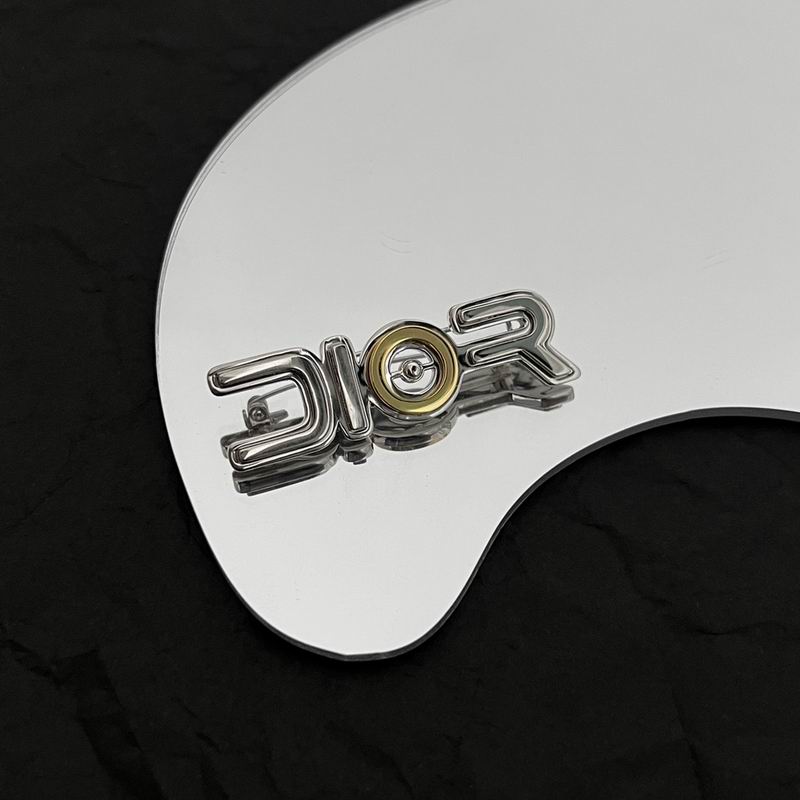 Dior Brooch 05lyr50 (2)