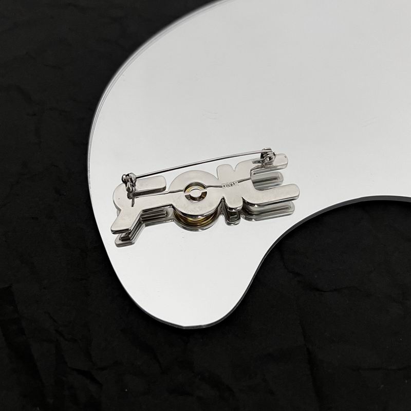 Dior Brooch 05lyr50 (3)