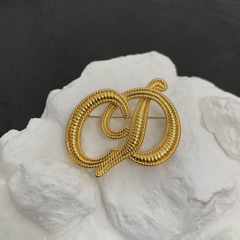 Dior Brooch 05lyr51 (3)