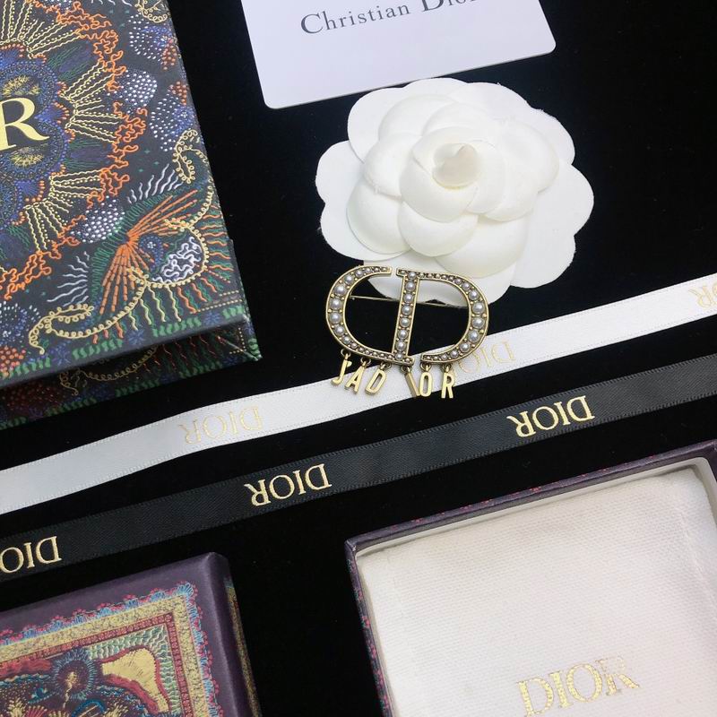 Dior Brooch 05lyr61 (3)