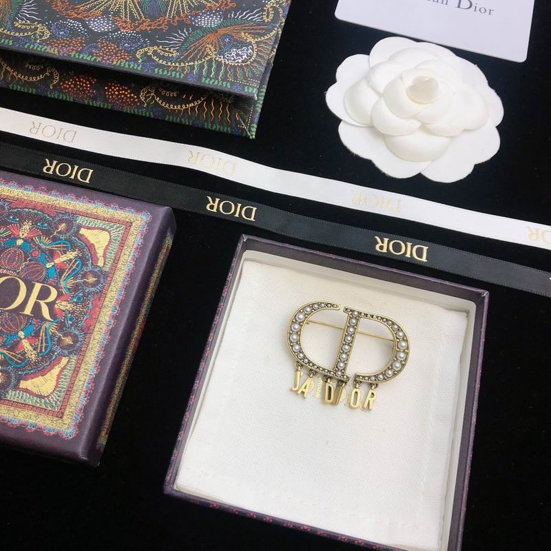 Dior Brooch 05lyr61 (9)