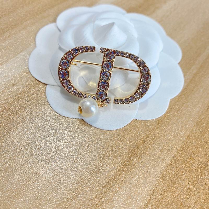 Dior Brooch 06lyr67 (1)