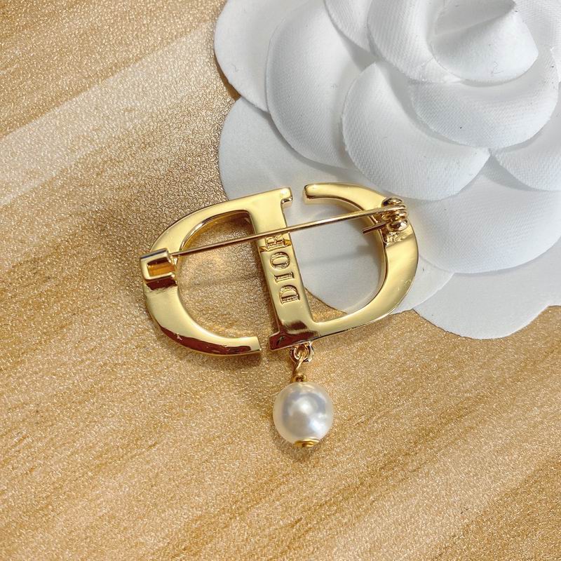Dior Brooch 06lyr67 (3)