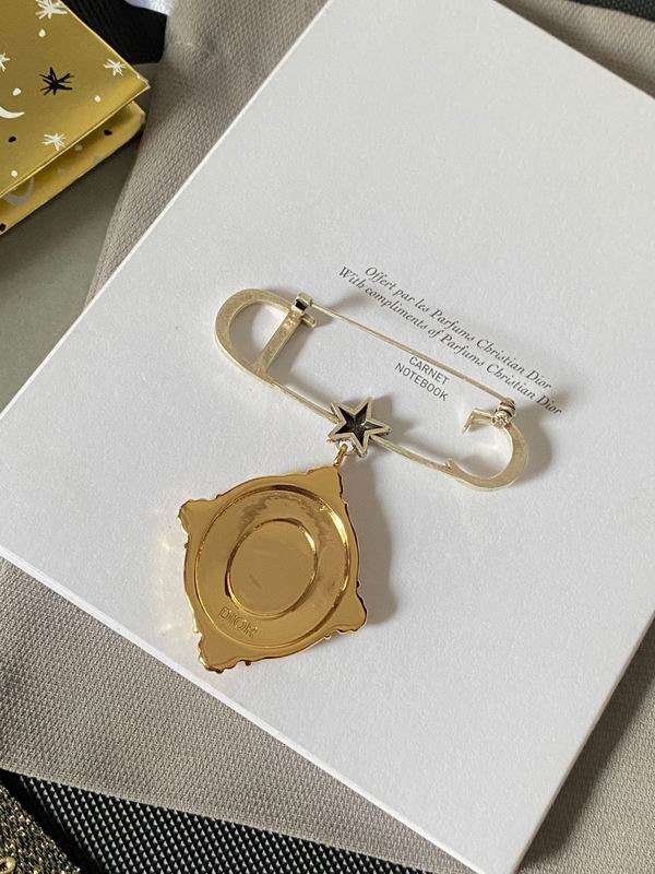 Dior Brooch 07lyr73 (5)