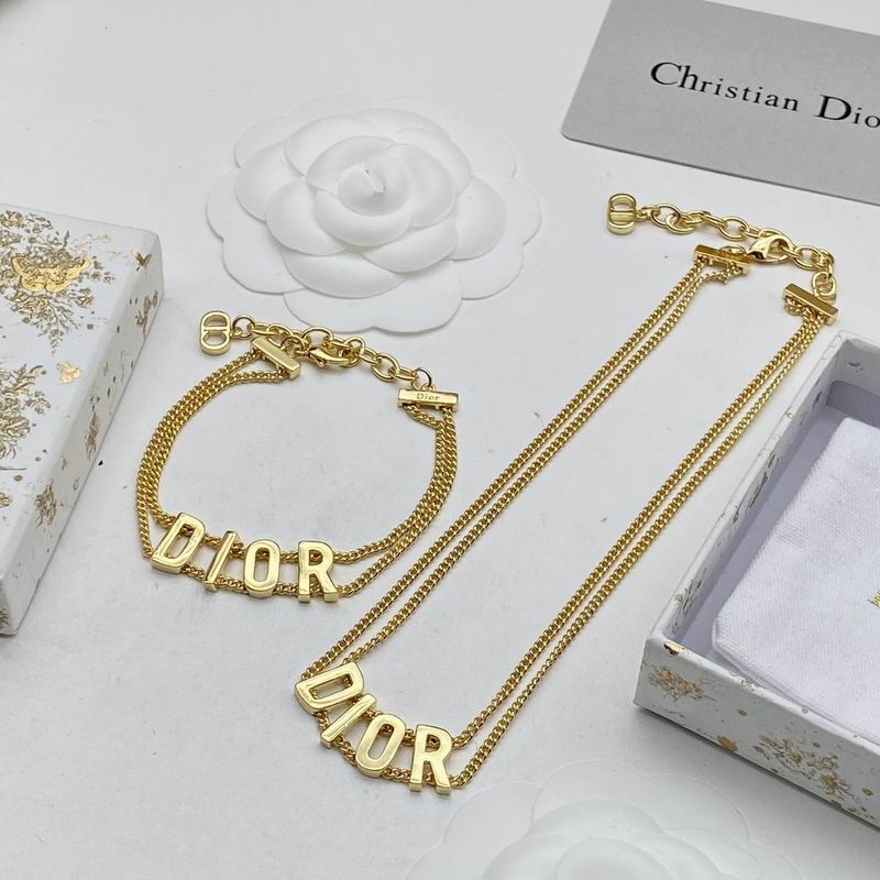 Dior Suits 05lyr77 (2)