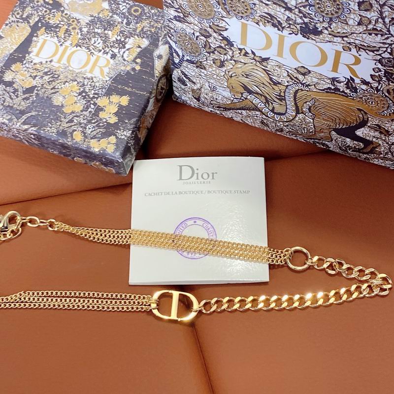 Dior Suits 06lyr100 (1)