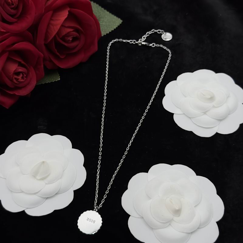 Dior Suits 06lyr88 (4)