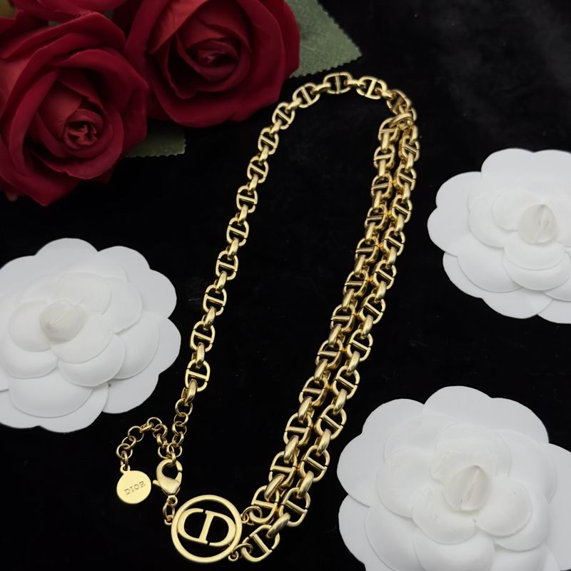 Dior Suits 06lyr93 (2)