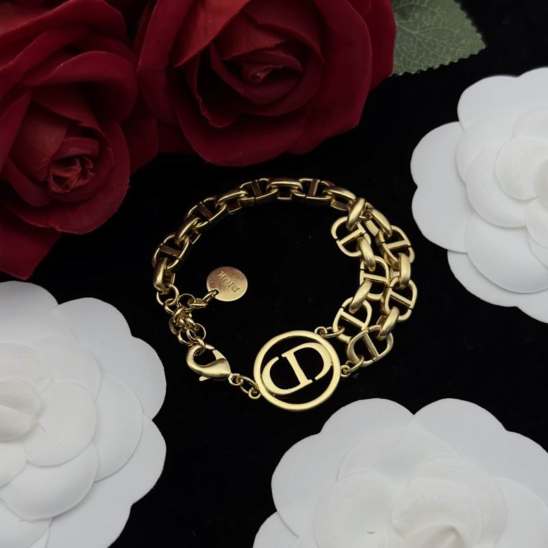 Dior Suits 06lyr93 (3)