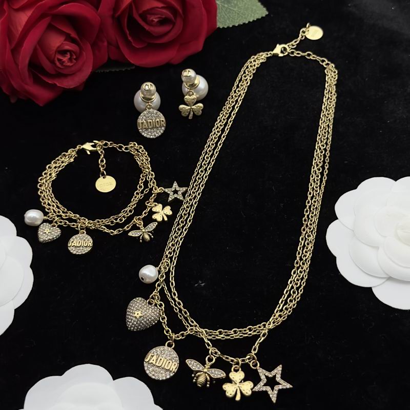 Dior Suits 06lyr94 (1)