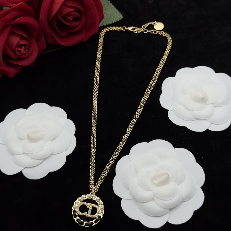 Dior Suits 06lyr95 (2)