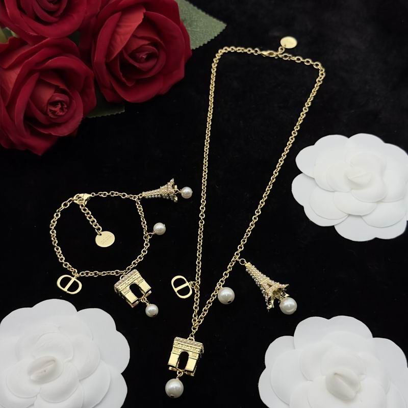 Dior Suits 06lyr96 (1)