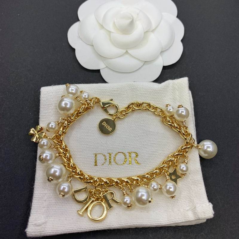 Dior Suits 06lyr97 (2)