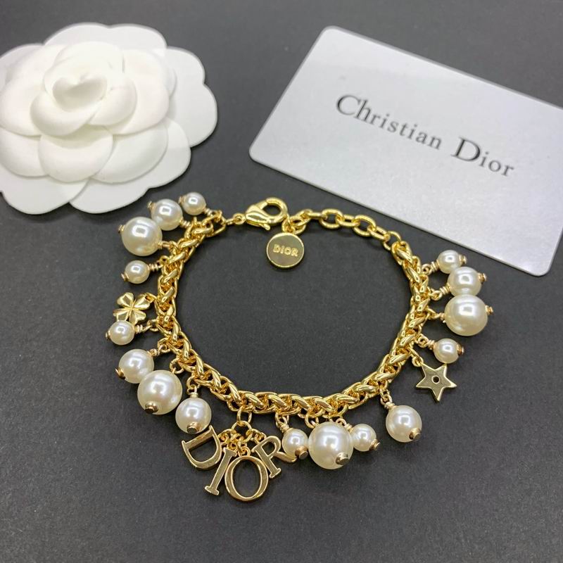 Dior Suits 06lyr97 (4)