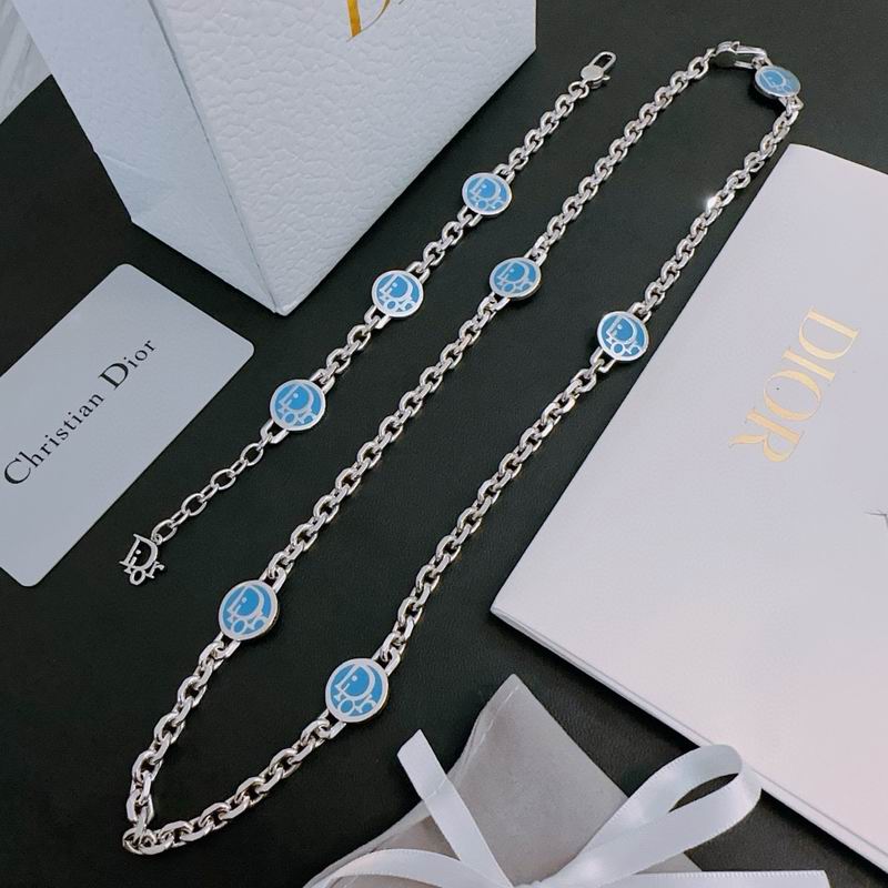 Dior Suits 06lyr98 (1)