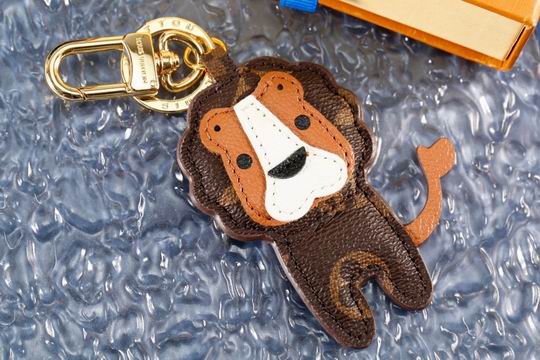 LV keyring 咖啡皮狮子 (1)